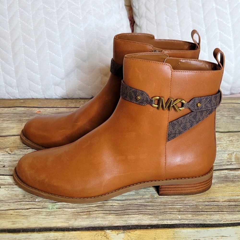 MICHAEL Michael Kors Tan Ankle Boots Size 10